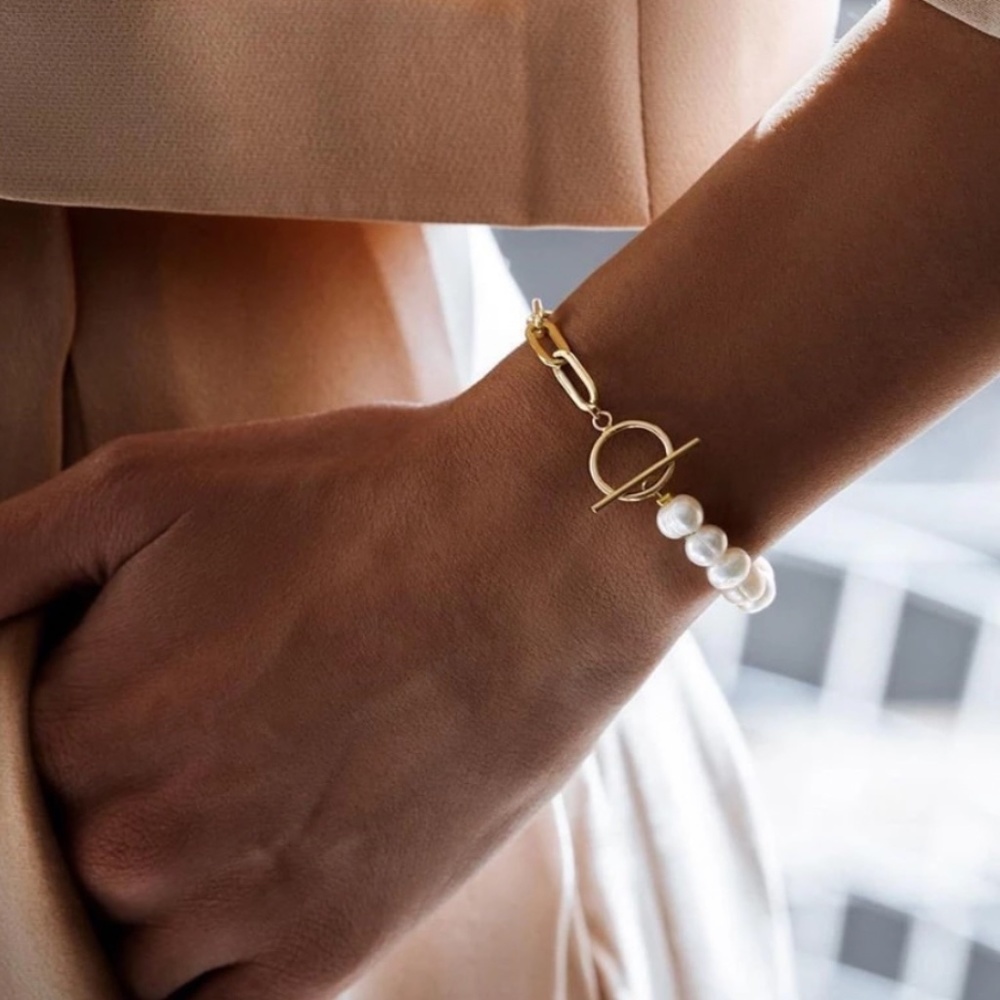 Gold Paper Clip and Pearl OT Toggle Bracelet